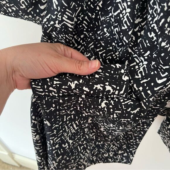 Lane Bryant Black White Pattern Design Cuffed Short Sleeve Open Style Jacket - Picture 3 of 7